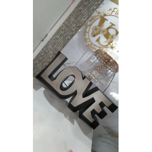 Caja  “LOVE” Negra