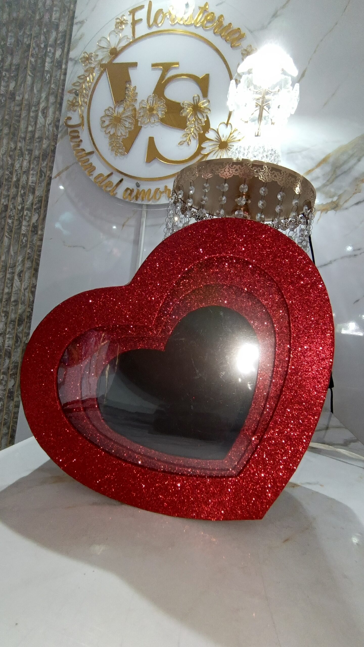 Caja Corazón Roja con Glitter y Ventana