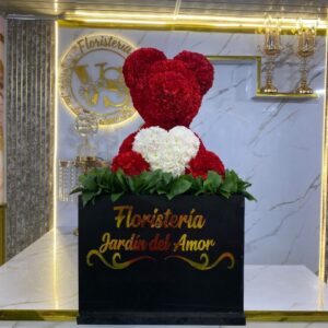 Osito Floral 3D Rojo con Corazón Blanco